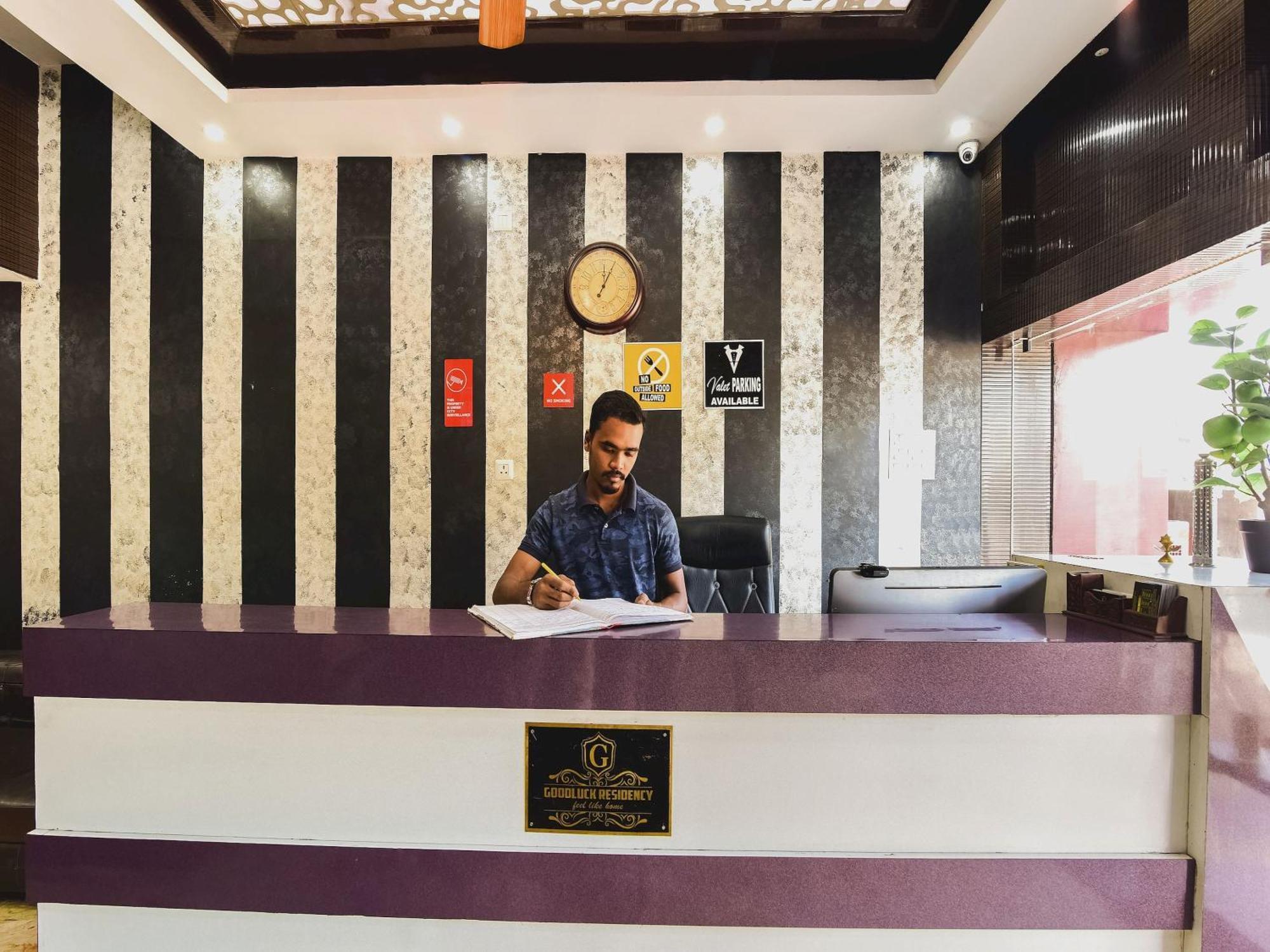Capital O Good Luck Residency Hotel Dispur Eksteriør billede